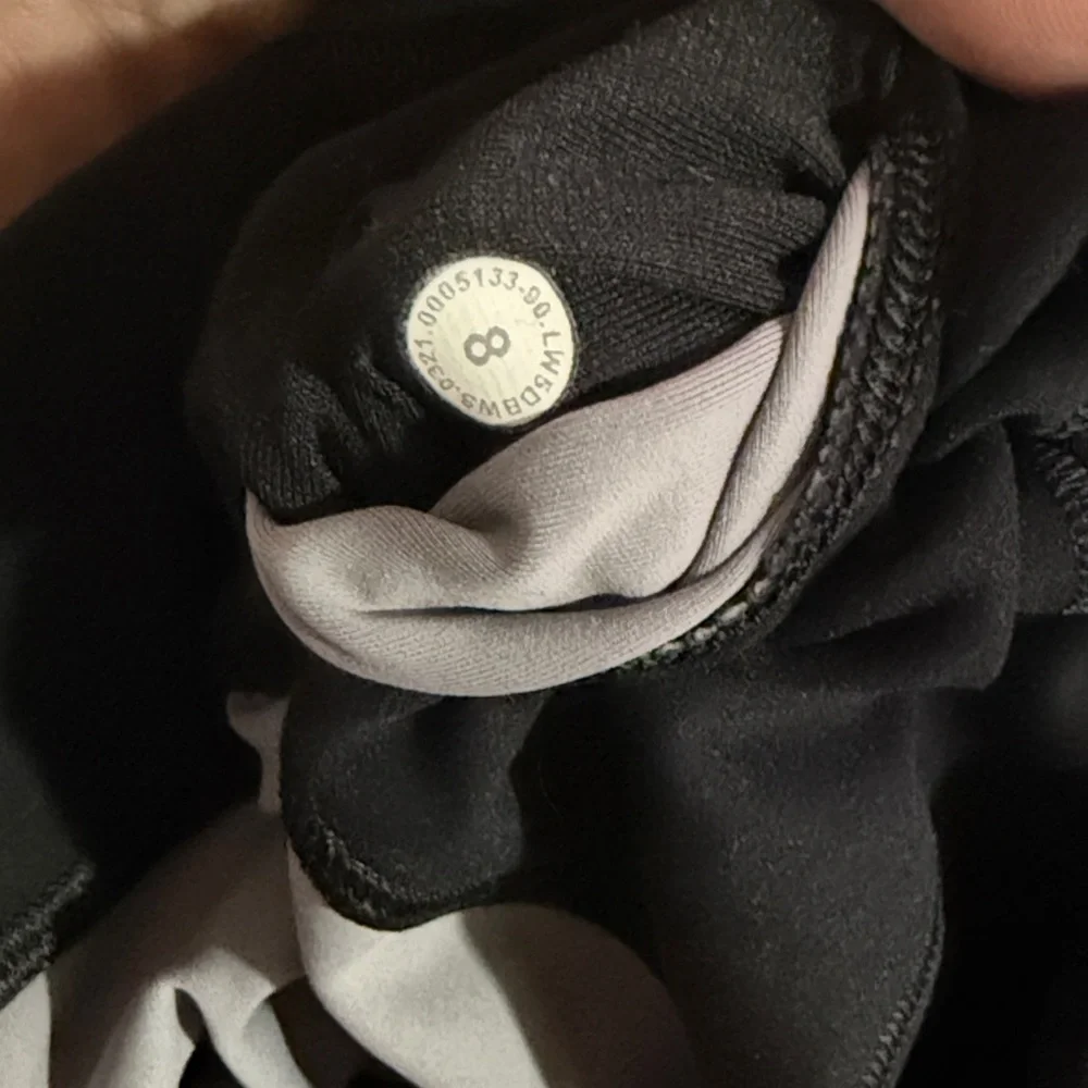 Lululemon Stylish Black and grey Leggings sz 8 - Picture 6 of 6